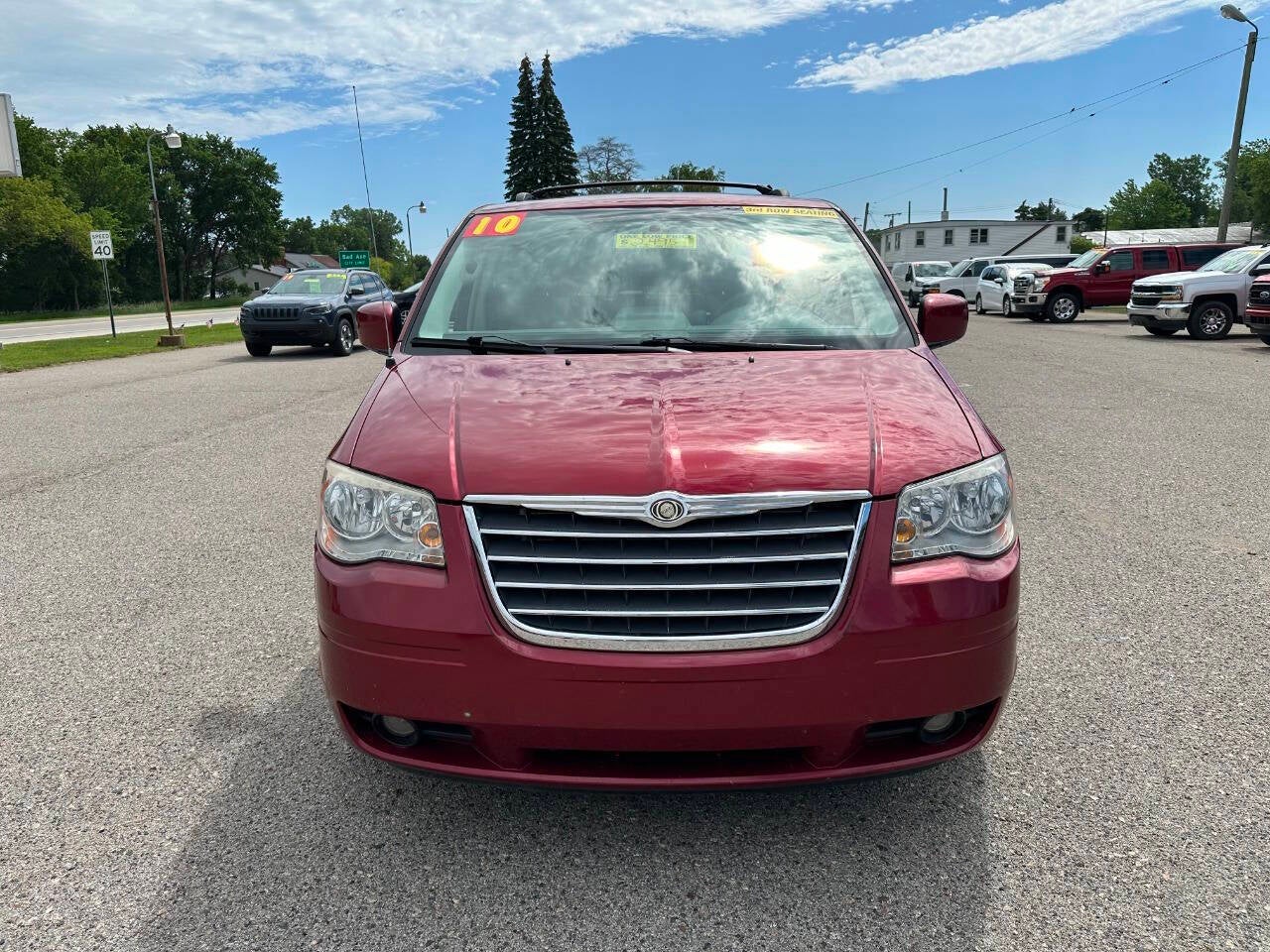 2010 Chrysler Town and Country Touring 4dr Mini Van