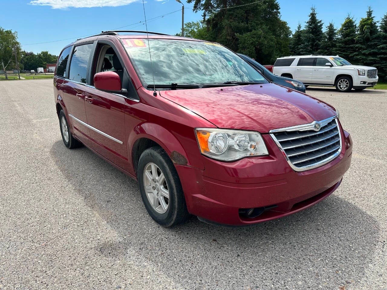 2010 Chrysler Town and Country Touring 4dr Mini Van