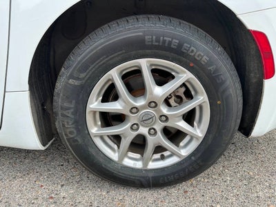 2023 Chrysler Pacifica Touring L 4dr Mini Van