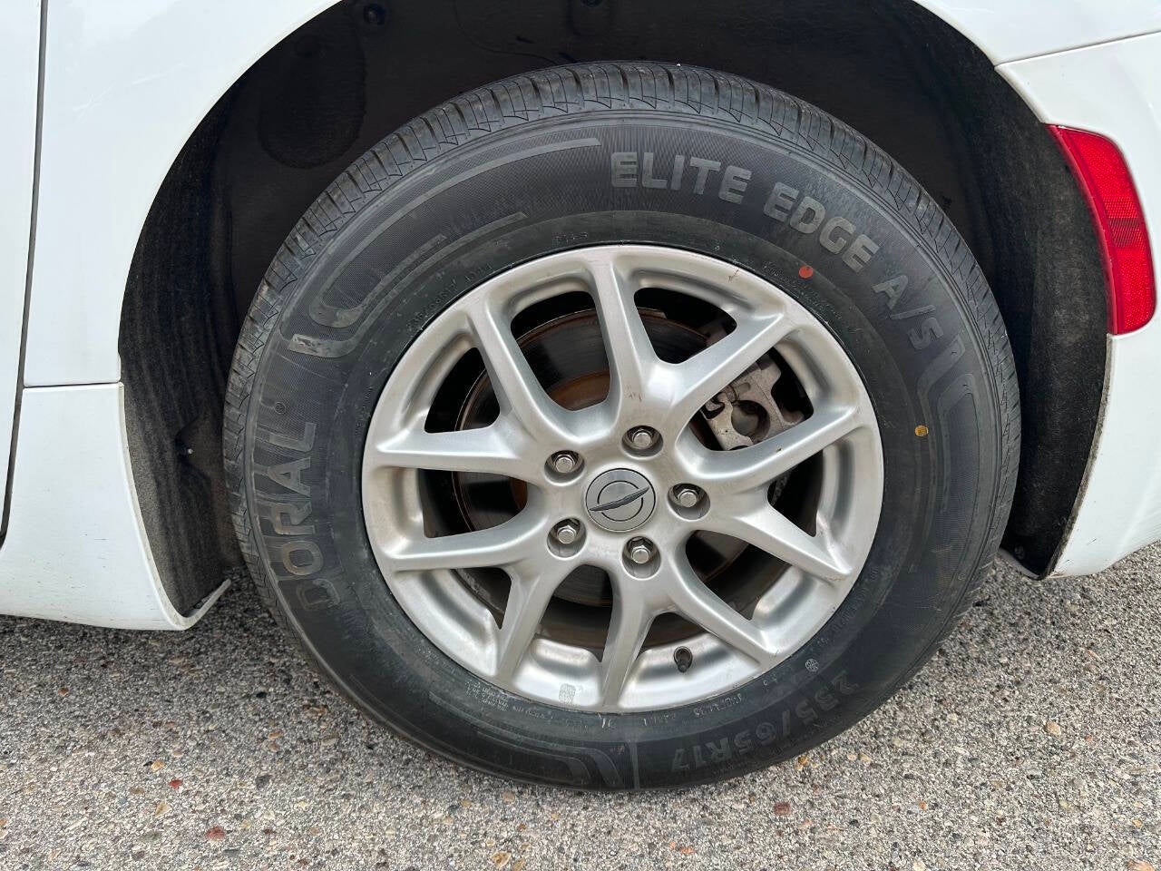 2023 Chrysler Pacifica Touring L 4dr Mini Van