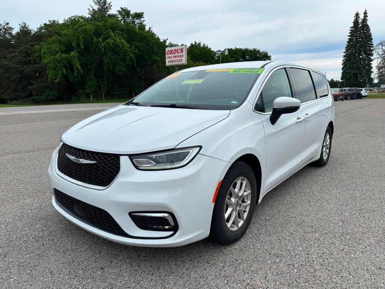 2023 Chrysler Pacifica Touring L 4dr Mini Van