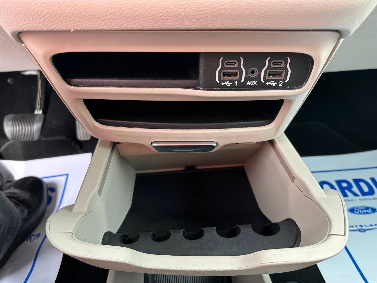 2023 Chrysler Pacifica Touring L 4dr Mini Van