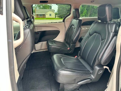 2023 Chrysler Pacifica Touring L 4dr Mini Van