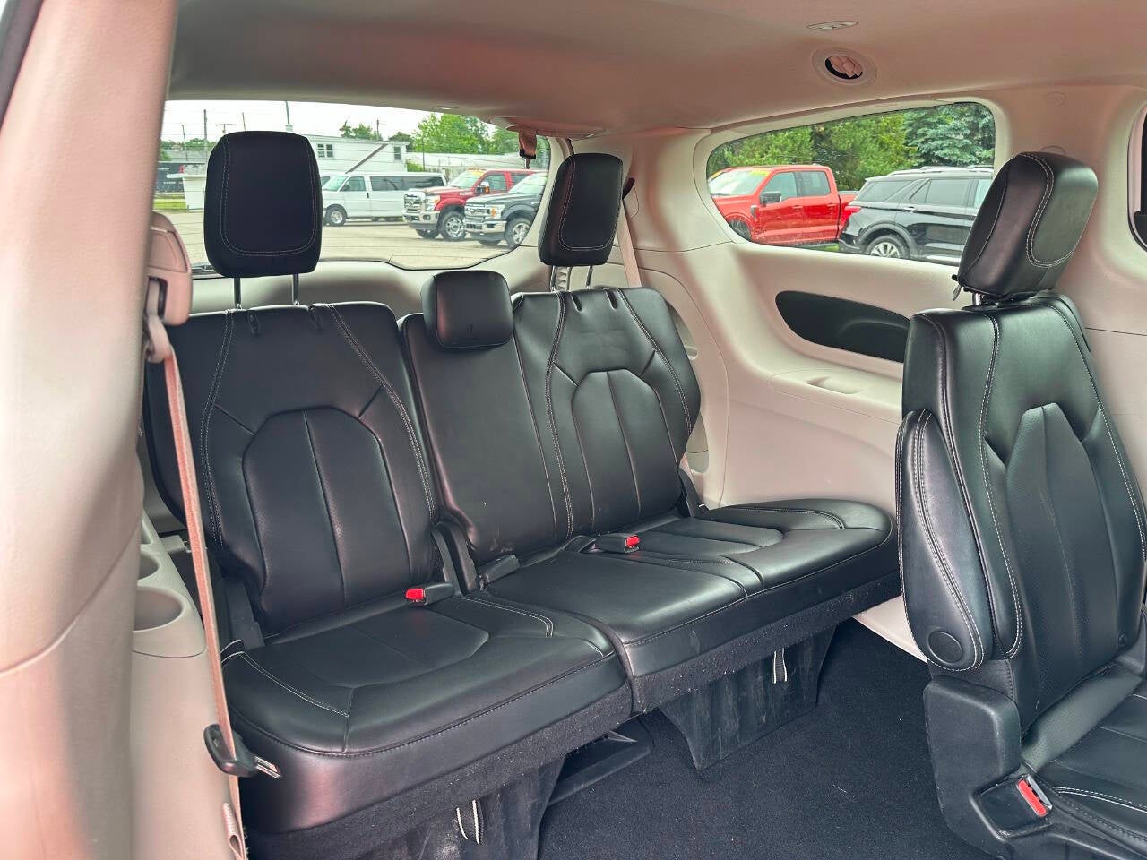 2023 Chrysler Pacifica Touring L 4dr Mini Van