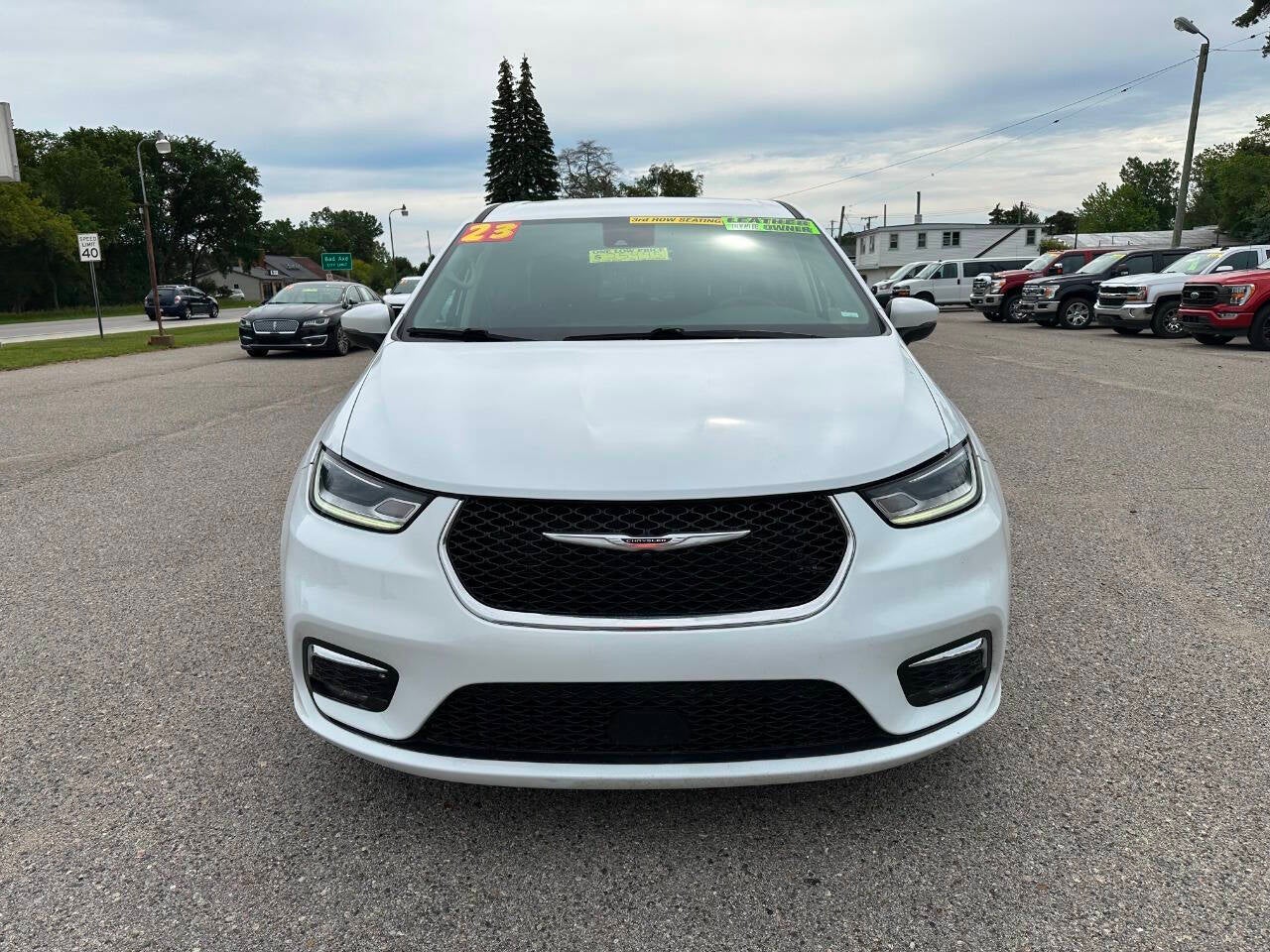 2023 Chrysler Pacifica Touring L 4dr Mini Van