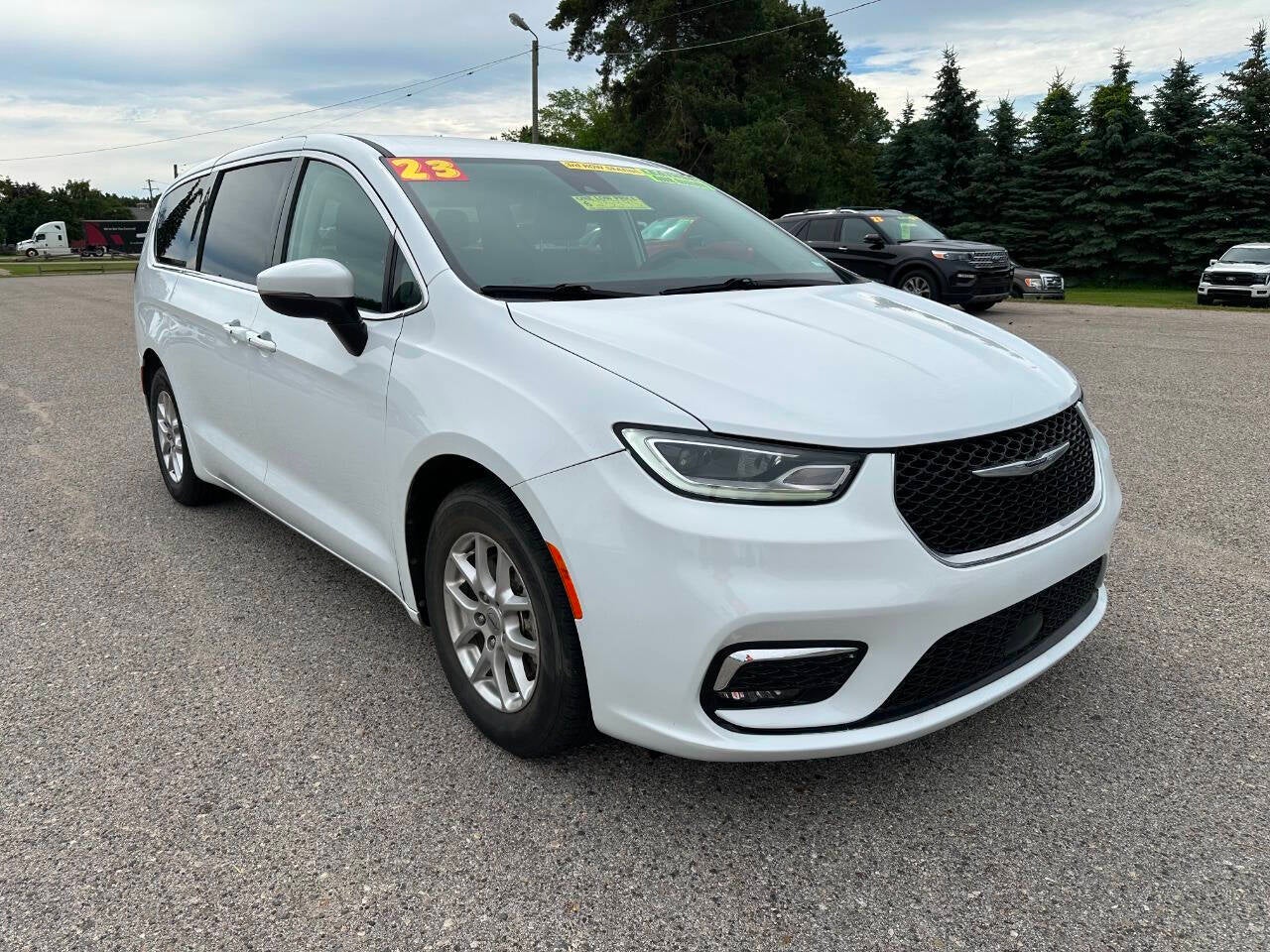 2023 Chrysler Pacifica Touring L 4dr Mini Van