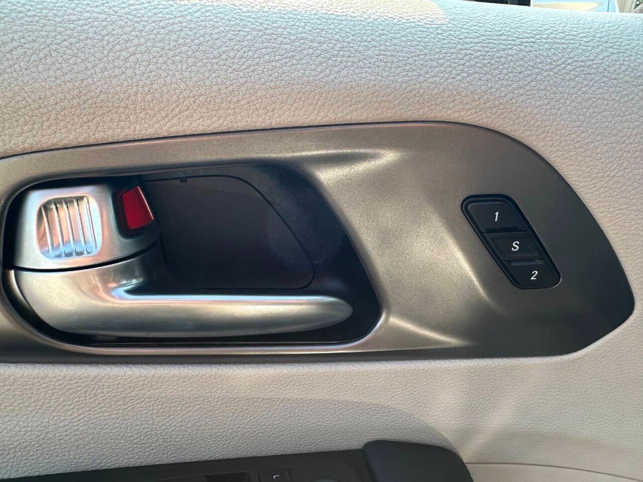 2024 Chrysler Pacifica Touring L 4dr Mini Van