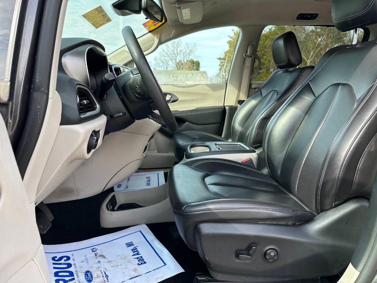 2023 Chrysler Pacifica Touring L 4dr Mini Van