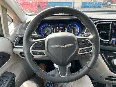 2023 Chrysler Pacifica Touring L 4dr Mini Van