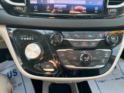 2023 Chrysler Pacifica Touring L 4dr Mini Van