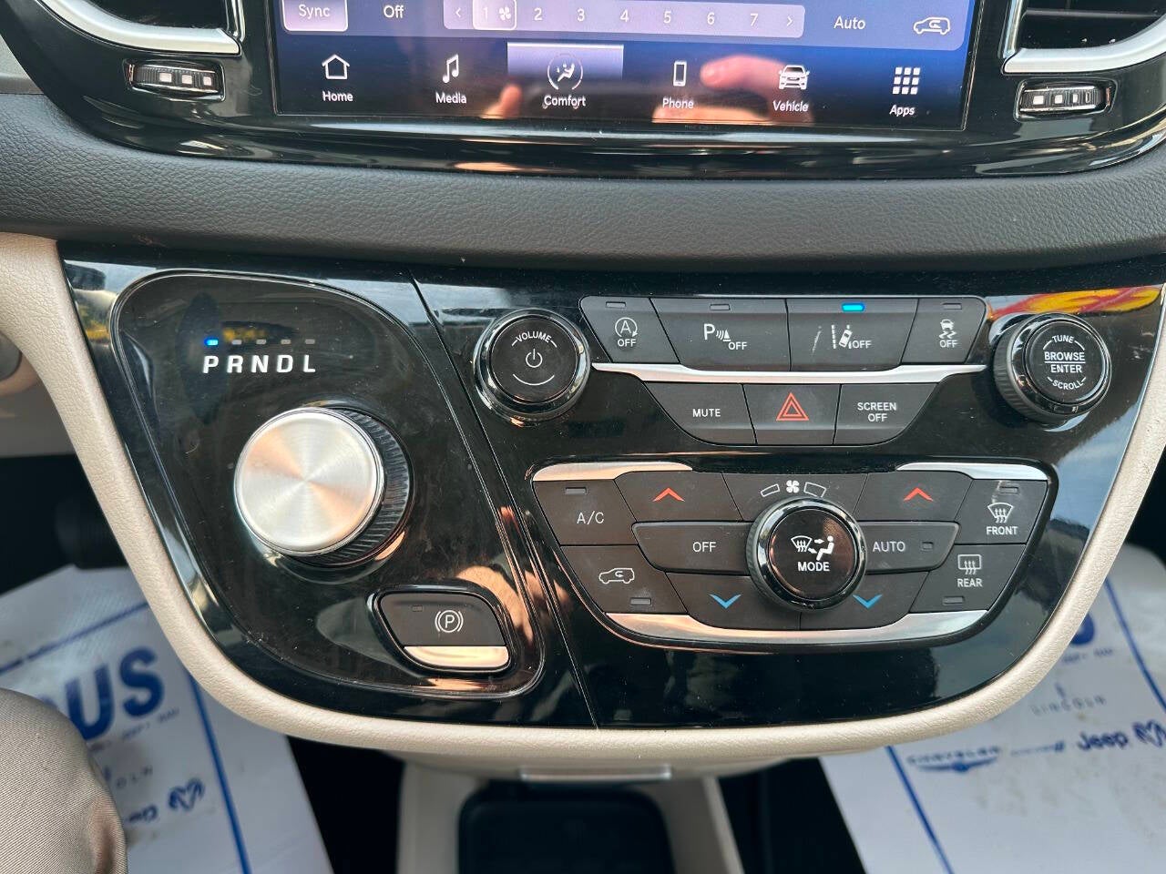 2023 Chrysler Pacifica Touring L 4dr Mini Van