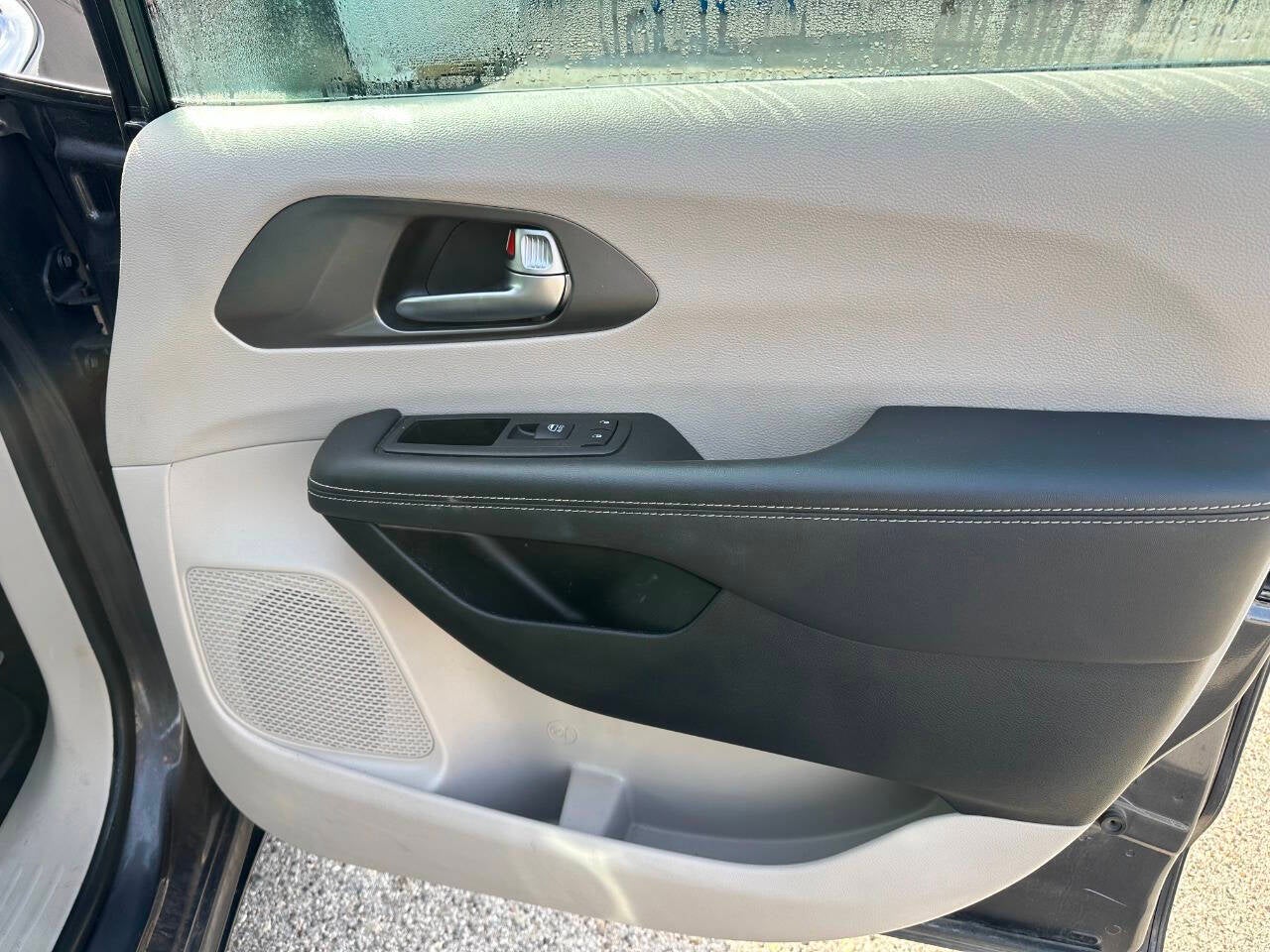 2023 Chrysler Pacifica Touring L 4dr Mini Van