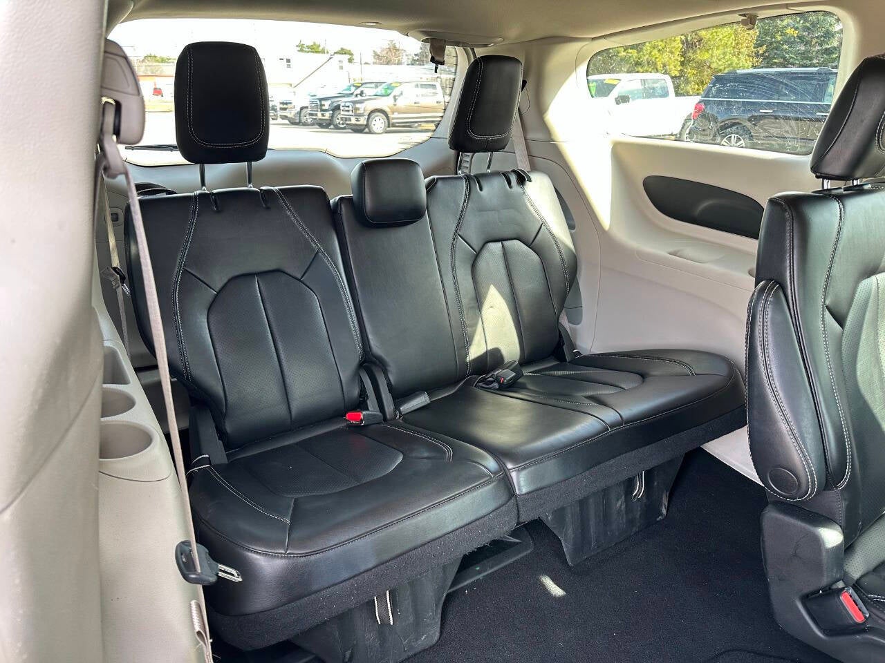 2023 Chrysler Pacifica Touring L 4dr Mini Van