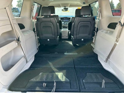 2023 Chrysler Pacifica Touring L 4dr Mini Van