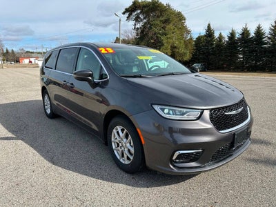 2023 Chrysler Pacifica Touring L 4dr Mini Van