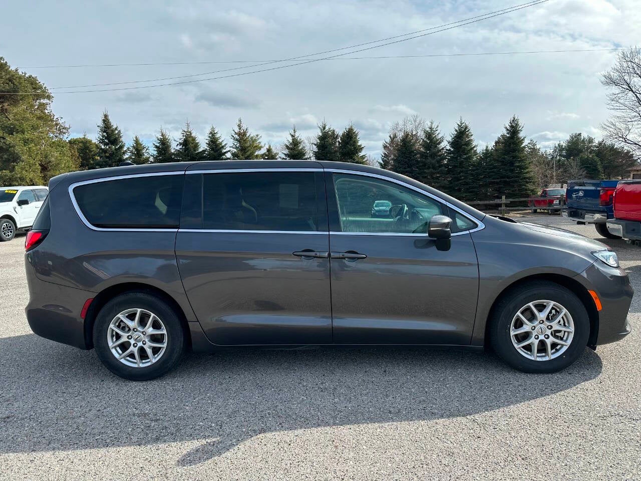 2023 Chrysler Pacifica Touring L 4dr Mini Van