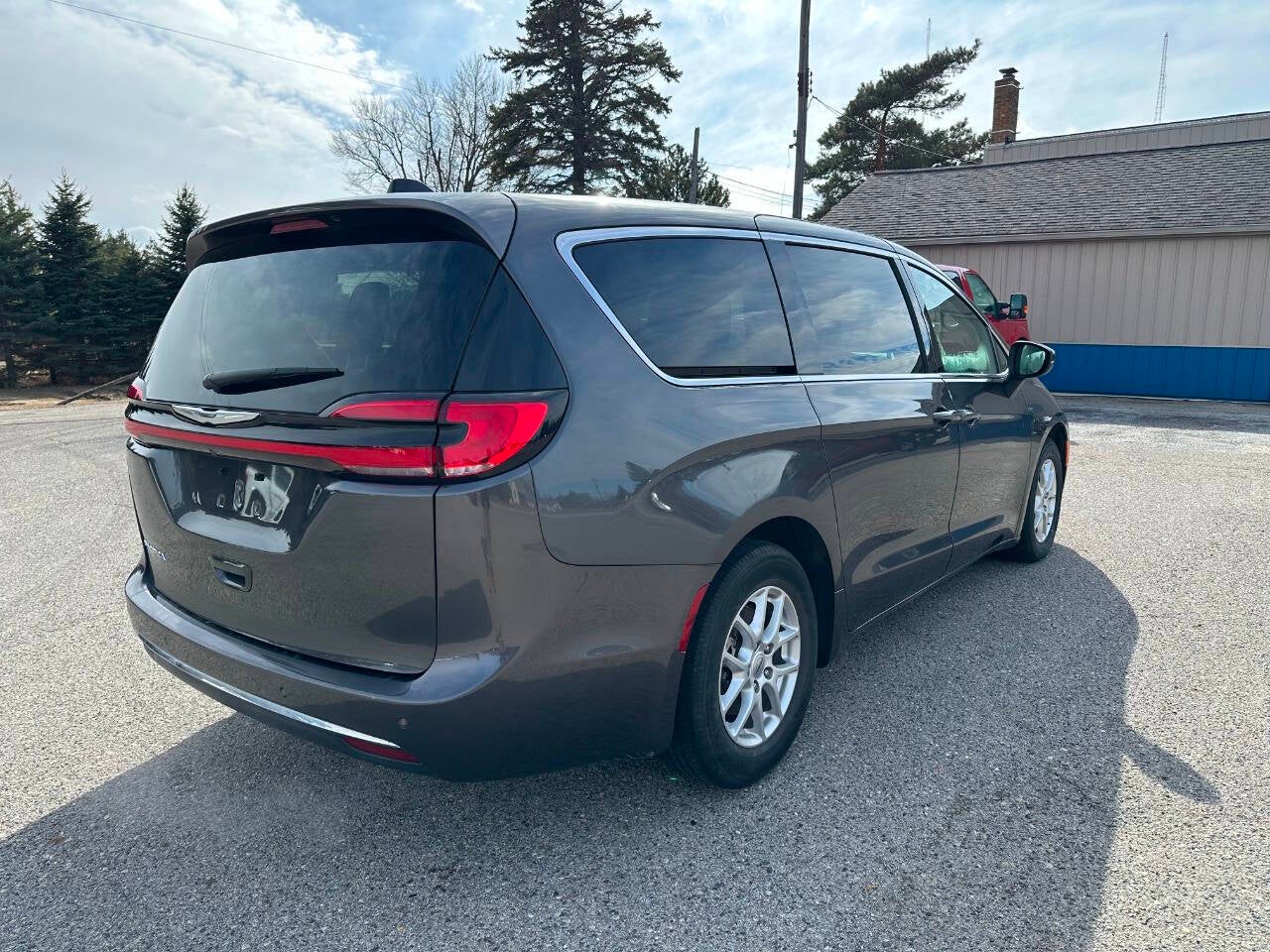 2023 Chrysler Pacifica Touring L 4dr Mini Van