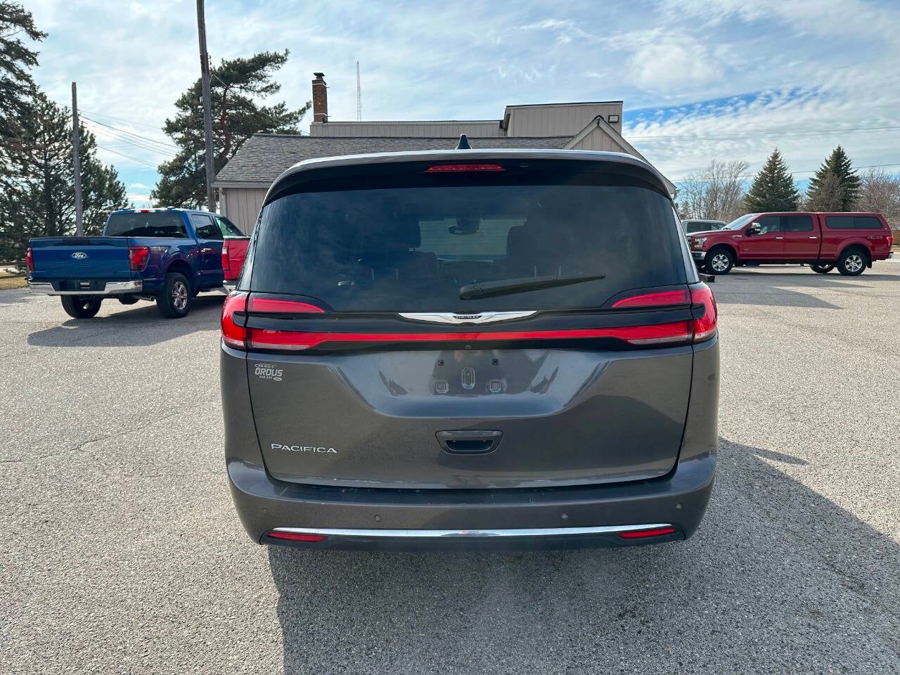 2023 Chrysler Pacifica Touring L 4dr Mini Van
