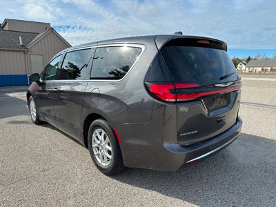 2023 Chrysler Pacifica Touring L 4dr Mini Van