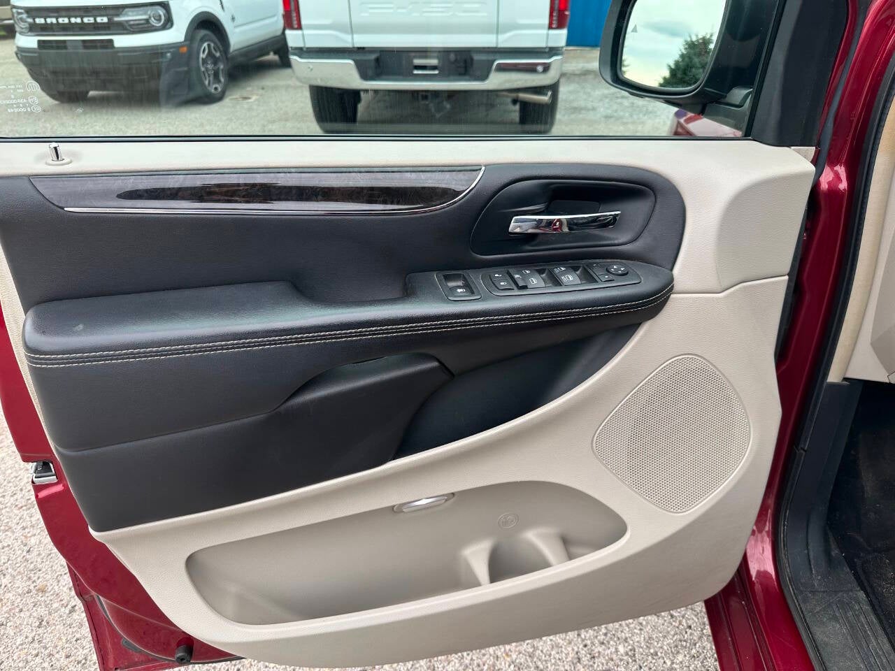 2013 Chrysler Town and Country Touring L 4dr Mini Van