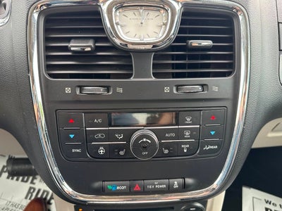 2013 Chrysler Town and Country Touring L 4dr Mini Van