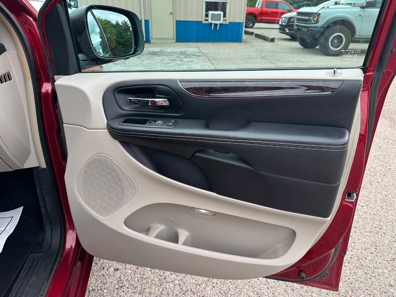 2013 Chrysler Town and Country Touring L 4dr Mini Van
