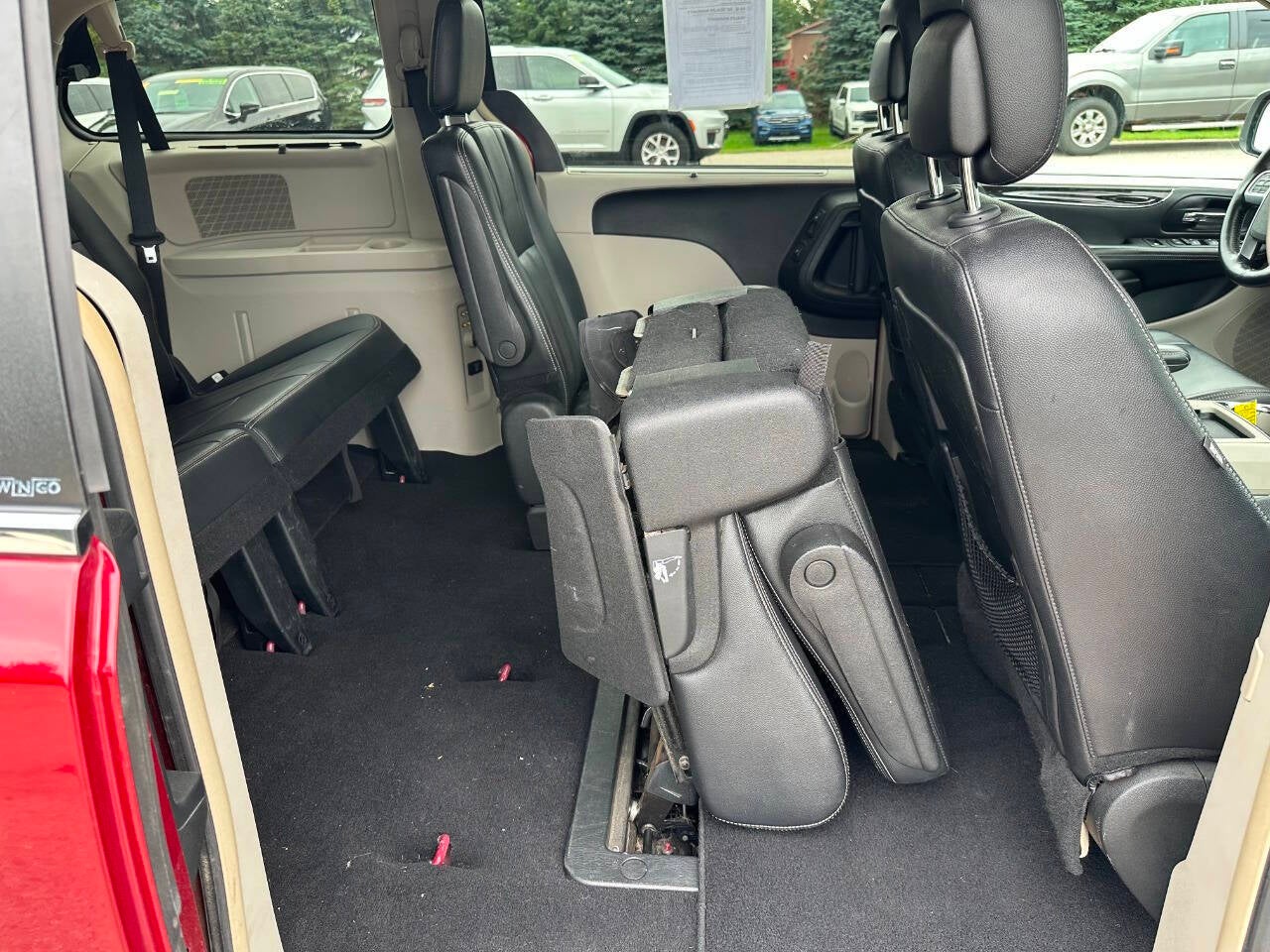 2013 Chrysler Town and Country Touring L 4dr Mini Van
