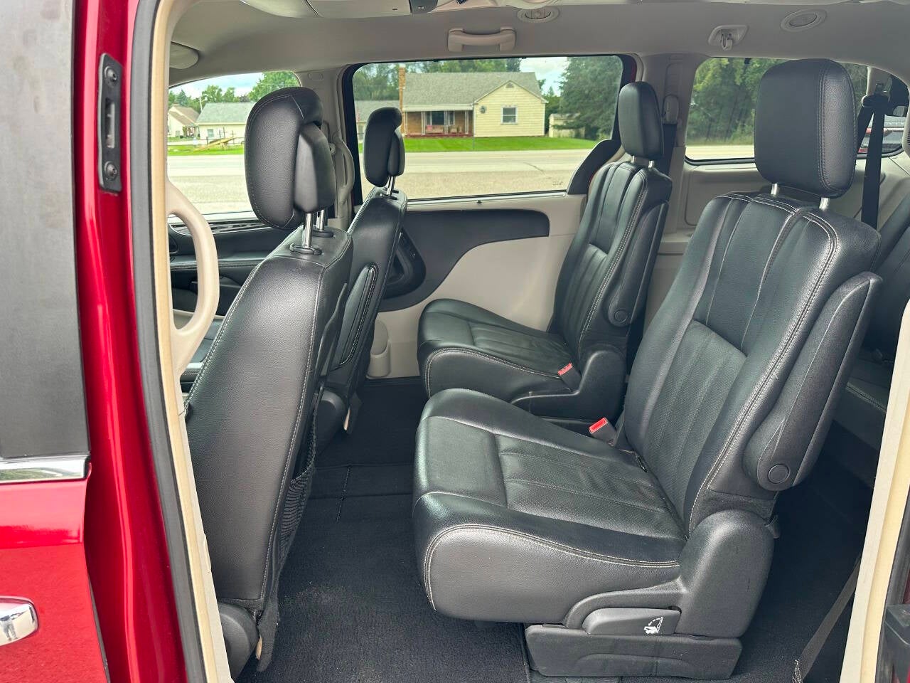 2013 Chrysler Town and Country Touring L 4dr Mini Van
